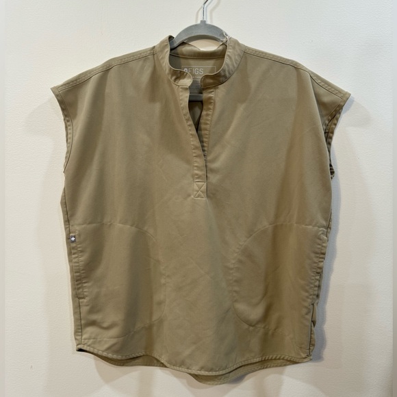 Figs Other - Figs scrubs technical collection khaki jogger bottom in M w/ oversized rafaela S